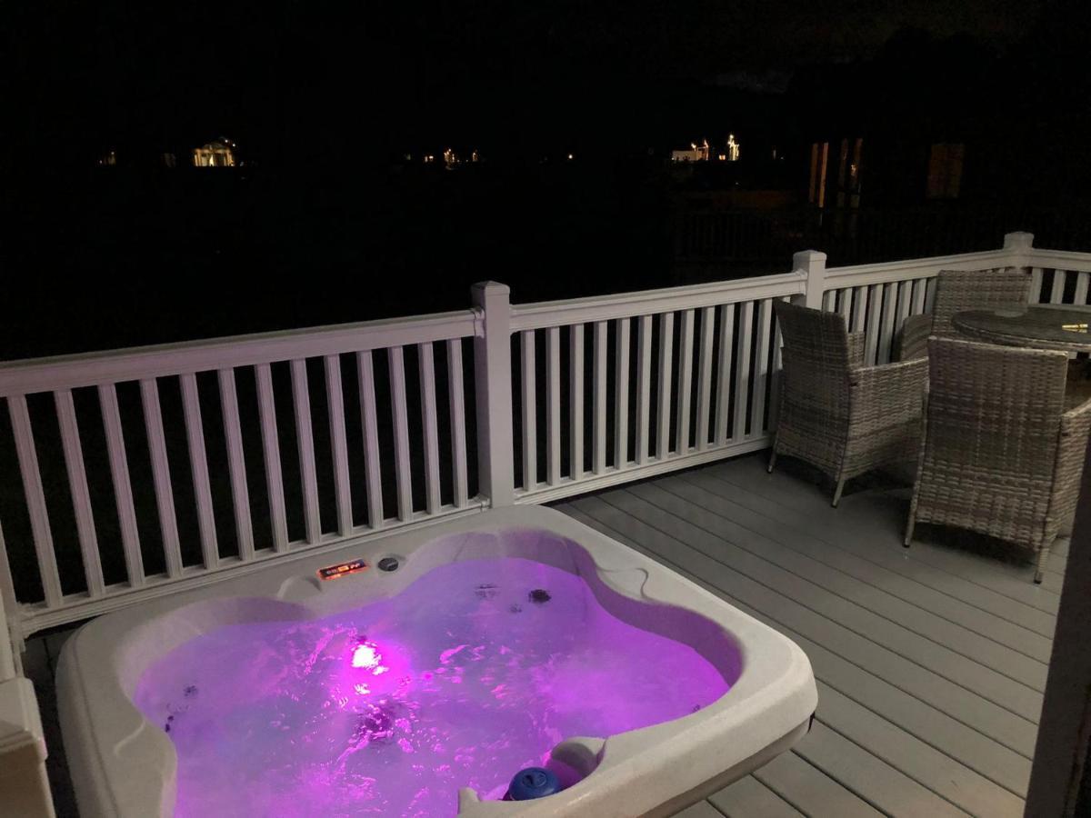 The Poplars Lodge With Hot Tub Йорк Экстерьер фото